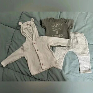 Carter's set of 3 piece Pant/T-shirt and Hoddie